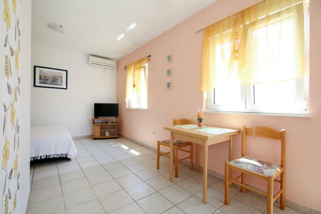 Apartments Antea Рогозница Экстерьер фото