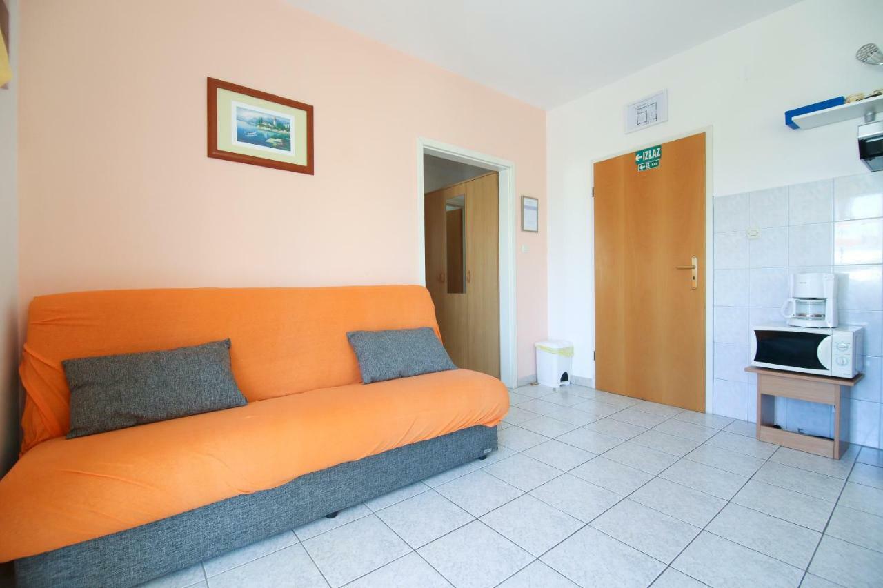 Apartments Antea Рогозница Экстерьер фото