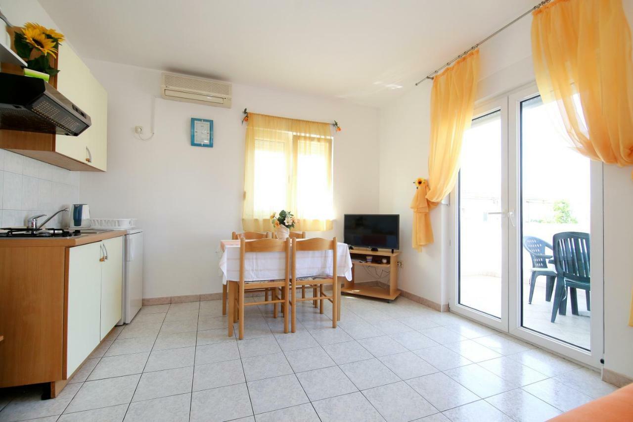 Apartments Antea Рогозница Экстерьер фото